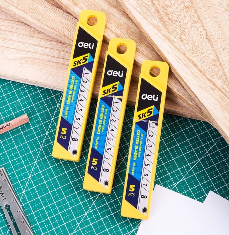 Isi Cutter DELI Besar (40650)